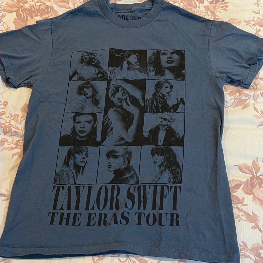 Taylor Swift Blue Eras Tour T-shirt size small